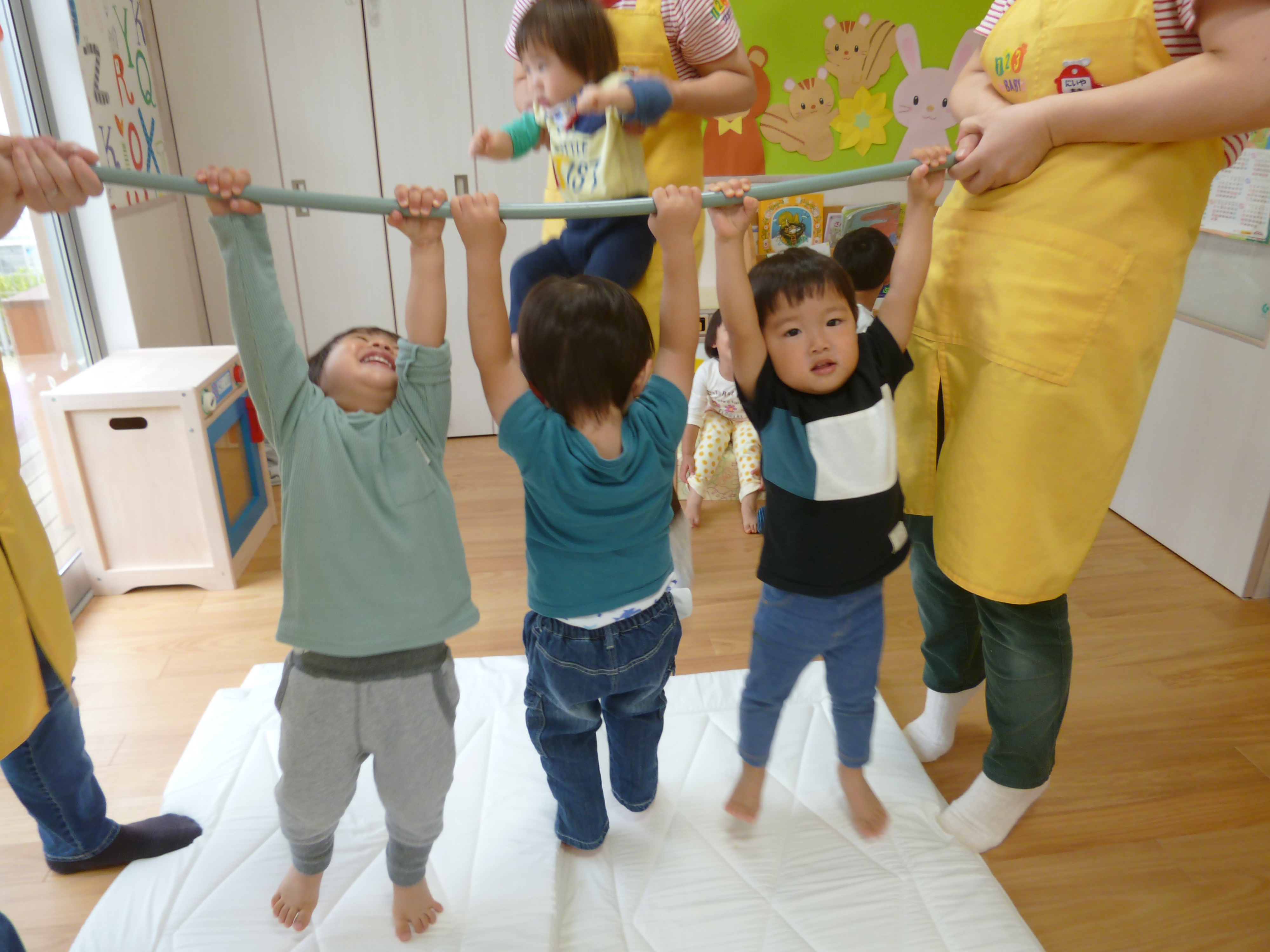 ぶら下がって　ぶ～らぶら(^^♪