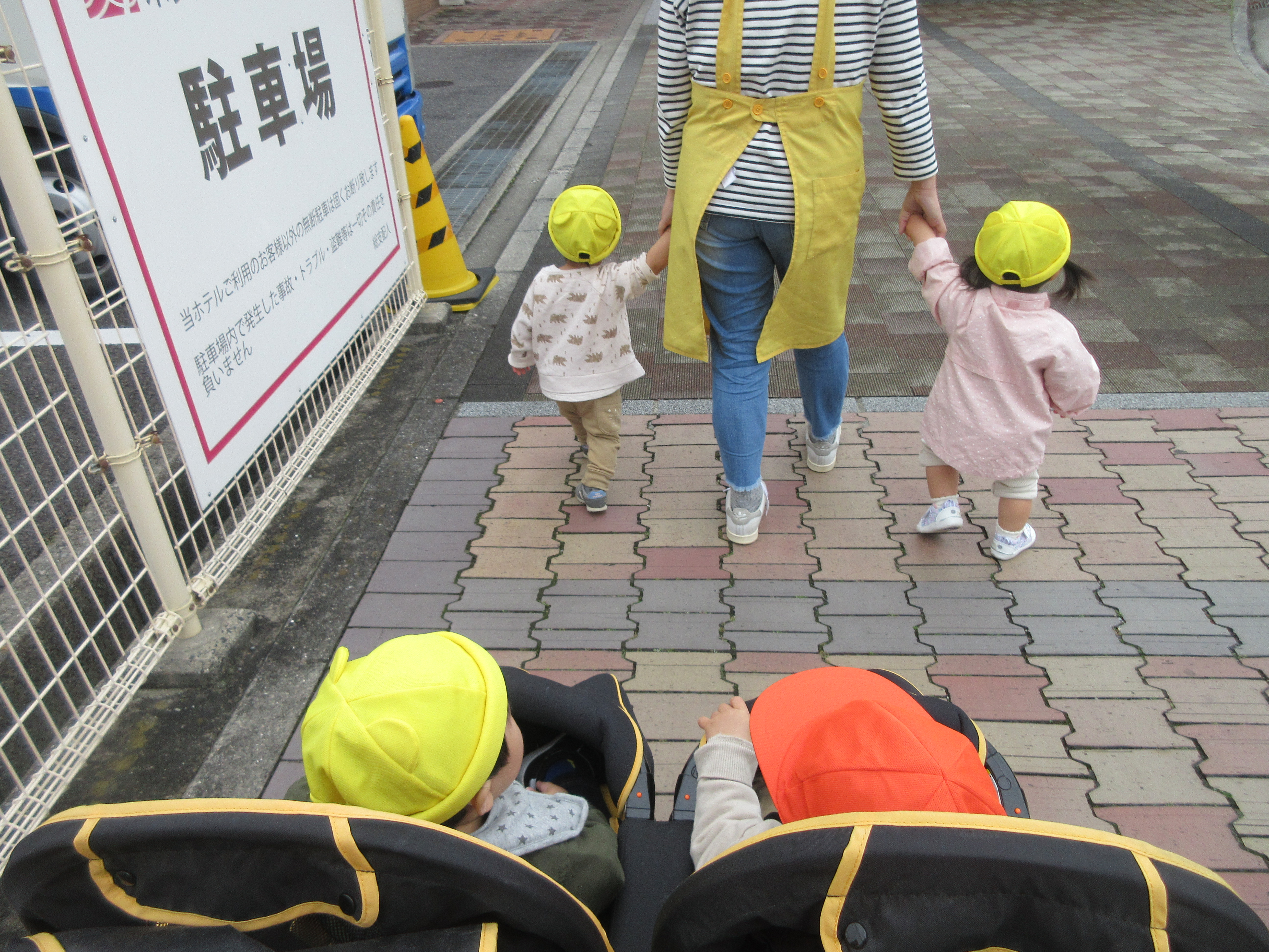 お散歩♪お散歩♪楽しいな(^^♪
