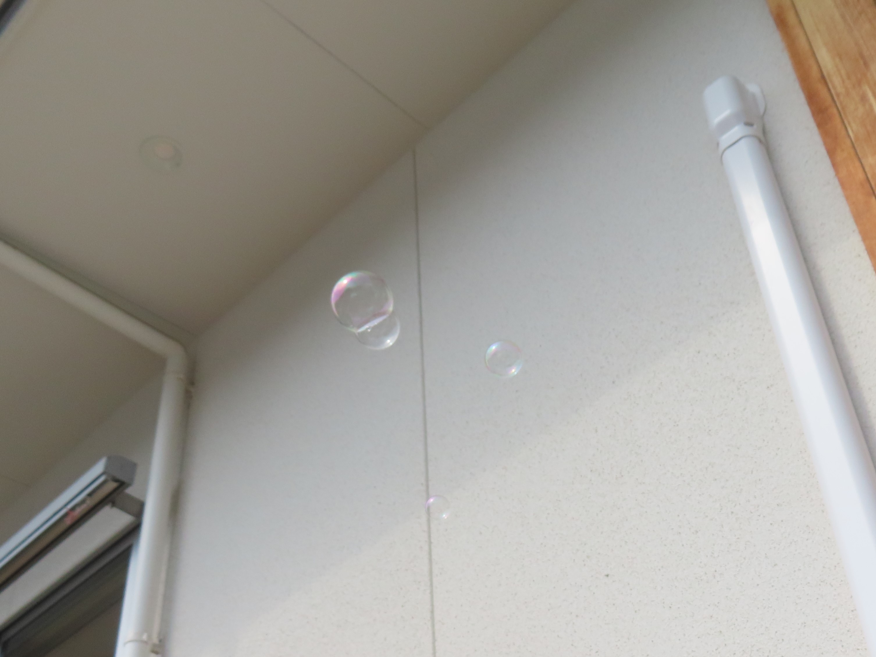 シャボン玉とんだ～♪